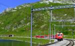FO Furka-Oberalp-Bahn/226104/zug-der-mgb-eilt-der-oberalppasshoehe Zug der MGB eilt der Oberalppasshhe entgegen auf der Fahrt nach Chur. (31.07.2007)