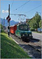 Die +GF+ Ge 4/4 75 bringt die Komposition für den ersten Zug nach Blonay, bzw. der der rote CEV Wagen wird in Blonay bleiben und für den ersten Dampfzug am Nachmittag verwendet. 

13. Juni 2020