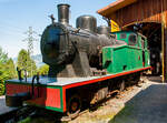 Eine Spanierin in der Schweiz - Die 1.000 mm G 3/5 Tenderlokomotive N° 23 der ursprünglichen Lokalbahn von Olot nach Girona (Tren d’Olot), in Katalonien (Spanien). Die Lok (vom Typ 131T) wurde 1926 bei La Maquinista Terrestre y Marítima in Barcelona unter der Fabriknummer 282 gebaut. 
Die 56 km lange Bahnstrecke war 1892 bis 1969 in Betrieb, und ist heute wohl ein Bahntrassenradweg.
Die Lok wurde von der Museumsbahn Blonay–Chamby gerettet, hier am 27.05.2012 im Museum Chaulin.
Sie hat ein Gewicht von 31 t, eine Leistung von 350 PS und eine Höchstgeschwindigkeit von 35 km/h.