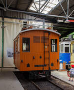 Die elektrische reine Zahnradlokomotive BGV He 2/2 2, später BVB He 2/2 2  La Grisette  der Museumsbahn Blonay–Chamby am 27.05.2022 im Museum Chaulin.