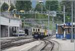   L'aventure ferroviaire de l'Oberland Bernois  /  Das Bahnabenteuer des Berner Oberlands  - der MOB FZe 6/6 2002 hat seinem Riviera Belle Epoque Zug 200207E Montreux ereicht und rangiert nun, um die Gengenleistung als 20024 E nach Chaulin zu �bernehmen. Sch�n, dass zus�tzlich im Hintergrund ein Beh 4/8 der Rochers de Naye Bahn Montreux erreicht.

5. September 2026