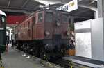 Am 25 September 2010 steht SBB Historic 10439 aus Ausstellungsstück ins Bw Bienne während das Jubiläum  150 Années de Arc Jurassién .  Die 1.Reihe der Ae 3/6 wurde noch mit Triebstangen ausgerüstet, wo die 2. und 3. Serie mit asymmetrischer Büchli-Antrieb vorgesehen war.