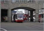 Der Trognerbahnzug verlässt St.Gallen in Richtung Trogen.
