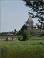 Ich konnte es mir nicht verkneifen das^, wie bekannt, eingerüstete Château de Vufflens zu fotografieren, der BAM Regionalzug 112 macht dieses Bild zum  Bahnbild .