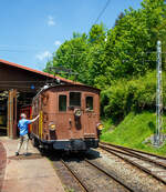 Die ex BOB HGe 3/3 29 der Museumsbahn Blonay–Chamby rangiert  am 27.05.2023 im Museumsareal in Chaulin.