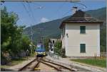 centovalli-bahn-ssif-und-fart/420172/ein-ssif-treno-panoramico-verlaesst-die Ein SSIF Treno Panoramico verlässt die kleine Station Gagnon-Orcesco, wo er einen Gegenzug gekreuzt hat. 
10. Juni 2014