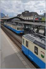 Die beiden MOB ABDe 8/8 4002 VAUD (angeschnitten) und der ABDe 4004 FRIBOURG in Montreux.
17.04.2017