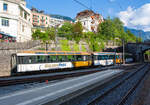 Drei vierachsige schmalspurige MOB Golden Pass Panoramawagen sind am 28 Mai 2012 beim Bahnhof Montreux abgestellt.