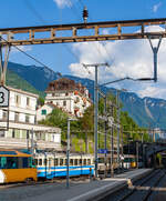 Der blaue MOB Be 4/4 1001 (ex LCD Be 4/4 N° 9) ist am 28 Mai 2012 beim Bahnhof Montreux abgestellt.
