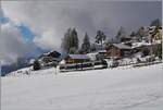 Kurz nach dem Jahreswechsel schneite es und oberhalb von 800 müM zeigte sich ein bezaubernde Winterlandschaft. Durch dieses verschneite Landschaft ist der CEV MVR ABeh 2/6 7504  Vevey  als R 34 bei Les Avants schon fast am Ziel seiner Fahrt.

3. Januar 2025