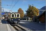 125 Jahre MOB - der FZe 6/6 2002 mit seinem MOB Zug, der durch einen roten CEV Wagen passend erg�nzt wurde, steht in Zweisimmen und wartet auf die Abfahrt nach der Lenk. 

17. Oktober 2026