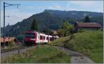 Der Travys (PBr) Regionalzug 4218 von Le Brassus nach Vallorbe erreicht in Kürze den Halt Les Charabonnières. 5. Sept. 2014 