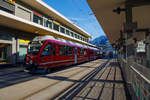   Der RhB ALLEGRA-Zweispannungstriebzug (RhB ABe 8/12) 3504  Dario Cologna  steht am 01.11.2019 in Chur als Regio-Zug nach Arosa bereit.
