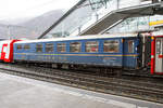 Der RhB Gourmino Speisewagen WR 3810, ex RhB Dr4 3810, ex Mitropa Dr4 10, am 17.02.2017 im Bahnhof Chur.
