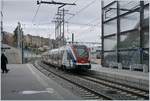 Der SBB CFF LEX RABe 522 222 verlässt Lancy-Bachet in Richtung Genève, bis Lancy Pont Rouge verläuft die Strecke im Gegensatz zum grossen übrigen Teil der CEVA nicht untertags.