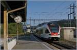 Der SBB RABe 523 060 verlässt Le Day Richtung Vallorbe.