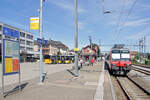 Bahnhof Laufenburg, mit Blick auf den Vorplatz, von wo auch zahlreiche Buslinien abgehen, u.a.