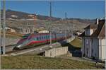 Der FS Trenitalia ETR 610 008 ist als EC 34 von Milano nach Genève unterwegs und dabei auf der Durchfahrt in Cully.

20. Februar 2023