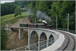 Festival Suisse de la vapeur (Schweizer Dampffestival 2025) - Die SEG 2x 2/2 105 der Blonay Chamby Bahn erreicht mit ihrem Dampfzug auf der Fahrt von Blonay nach Chaulin den Baye de Clarens Viadukt;