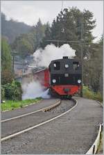 La DER de la Saison / Das Saison Ende der Blonay Chamby Bahn 2024 - Die SEG G 2x 2/2 105 der Blonay Chamby Bahn erreicht mit ihrem Riviera Belle Epoque Zug von Chaulin kommend nun Blonay von wo aus der Zug nach Vevey dampfen wird. Von Chaulin bis Blonay verkehrt dieser Zug als Leermaterial.

27. Oktober 2024