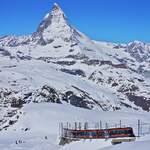 Seit 2022 werden die vier  Polaris -Zahnradtriebwagen Bhe 4/6 3091-3095 bei der Gornergratbahn eingesetzt. Kurz vor der Bergstation ist dieses Doppel am 10.05.2024 unterwegs.