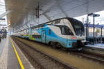Der sechsteilige Stadler Kiss  4010 029 / 4010 129 der WESTbahn am 11.09.2022 im Hbf Salzburg.