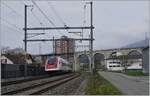 Ein SBB ICN RABe 500 hat Grenchen Süd verlassen und ist als IC5 auf dem Weg nach Lausanne.