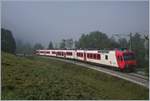 Der Travis Regionalzug 6013 von Vallorbe nach Le Barassus unterwegs bei Kilometr 10.223 kurz vor Le Pont.