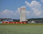 Next RABe 4/12 27 beim Bahnhof Lohn-Lüterkofen.