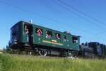 CZm-31 der UeBb passiert am 23 Mai 2026 das Bw Brugg AG der verein MIkado 1244 mit Lok-3 LANGNAU in Schlepp.