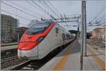 Der SBB Giruno RABe 501 007 URI  ist als EC 307 von Zürich nach Bologna unterwegs verlässt Parma.