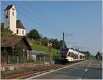 Der SBB Seetalbahn Triebzug RABe 520 011-3 hat Birrwil verlassen und fährt nun in Richtung Lenzburg.