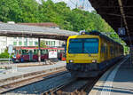SBB RBDe 560 131-5  „Saint-Saphorin“  mit dem Steuerwagen Bt 50 85 29-35 931-9 steht am 26.05.2012, als Train des Vignes  (S31 nach Puidoux-Chexbres) im Bahnhof Vevey zur Abfahrt bereit.