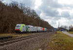 Die BLS Cargo 507, Re 486 507-7 (91 85 4486 507-7 CH-BLSC) fährt am 26.03.202, mit einem KLV-Zug, bei Dillbrecht über Dillstrecke (KBS 445) in nördlicher Richtung.