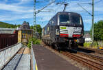 Die an die BLS Cargo (Crossrail Benelux) vermietete X 4 E – 712 / 193 712-7 (91 80 6193 712-7 D-DISPO) der BRCE - Beacon Rail Capital Europe (M�nchen) f�hrt am 28 Mai 2026, mit einem KLV-Zug,
