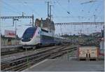 Der TGV LYRIA 4405 mit den Triebköpfen 93 87 0384 009-1 F-SNCF und 93 87 0384 010-9 F-SNCF wird in Lausanne bereitgestellt.