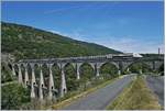Seit Ende 2010 nehmen die TGV  Züge von Genève nach Paris den weg über die dafür hergerichtet Strecke Bellegarde - Nantua - Bourg en Bresse, die zwar keine hohen Geschwindigkeiten