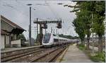 Der TGV Lyria 4411 Lausanne - Paris verlässt Frasne in Richtung Dijon.