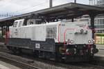 Sersa, ex-SBB 940 004 näht ein Gleisbaugerat in Pratteln am 23 Juni 2024.