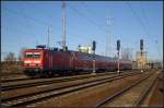 DB Regio 114 035-9 mit dem RE7 nach Wnsdorf-Waldstadt am 26.02.2012 in Berlin Schnefeld-Flughafen (DB Regio AG Cottbus)