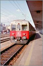 Der SZ 315 024 steht im Bahnhof von Ljubljana.

Analog Bild von Ende März 1995