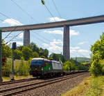 Die ELL - European Locomotive Leasing 193 757 (91 80 6193 757-2 D-ELOC) fhrt am 27.05.2020 mit einem fast leeren KLV-Zug durch Siegen-Eiserfeld in Richtung Siegen.