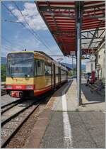 Der Travys OC Be 4/8 N° 3 (94800 450 003-9 D-TVYS) wartet in Orbe auf die Rückfahrt als R11 26845. Lange werden die als 'Übergangslösung' aus Karlsruhe angeschafften Triebwagen nicht mehr zwischen Orbe und Chavornay fahren. Schon  ...