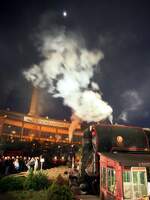 Nachtfotoparade im Bw Dresden Altstadt auf der Drehscheibe beim 8. Dampfloktreffen steht CD 475 111 am 15.0.2016.