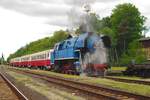 Am 13 Mai 2012 steht 477 043 mit ein Sonderzug nach Praha-Masarykovo ins Eisenbahnmuseum von Luzna u Rakovnika.