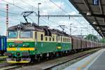 Am 27 Mai 2015 rollt CD 130 027 mit ein Stahlzug durch Ostrava hl.n.