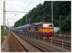 Die 372 011-7 der CD Cargo (CZ CDC 91 54 7 372 011-7) zieht am 26.08.2013 einen Autozug (beladene Wagen der Gattung Laaers der BLG) durch den Bahnhof Bad Schandau in Richtung Norden (Dresden).