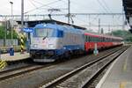 CD 380 004 verlässt am 14 Mai 2012 Praha-Liben. Die erste zwei Reisewagen sind von ÖBB gekauft worden, waren jedoch nicht umlackiert.