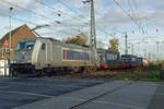 Am 8 November 2019 verlässt Metrans 386 038 mit ein KLV aus Praha-Uhrineves Emmerich.