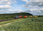 7383 425-6  modility  mit einem Containerzug in Richtung Ansbach bei Treuchtlingen.